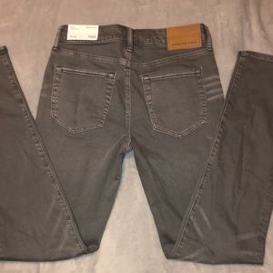 MEN’S AE slim straight grey jeans: size 29/34